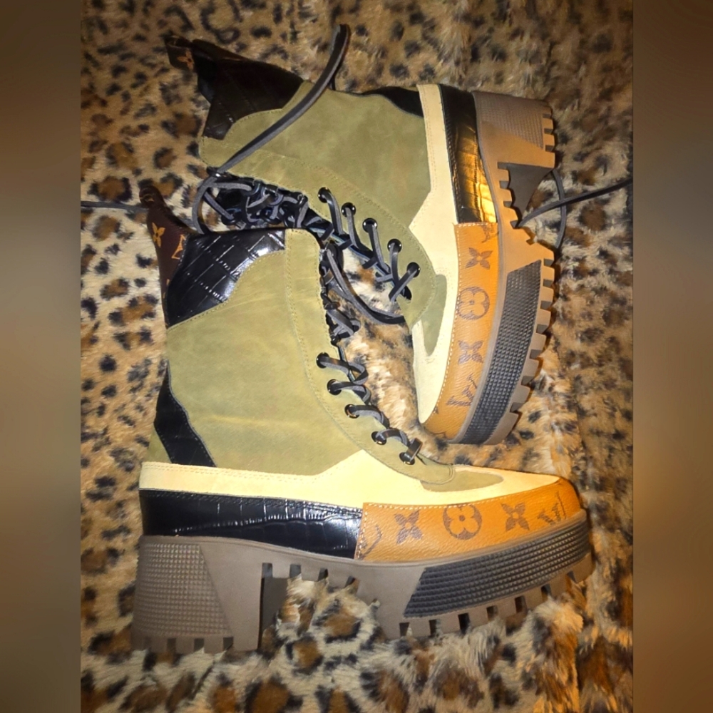 Louis Vuitton Suede Calfskin Monogram Laureate Platform Desert